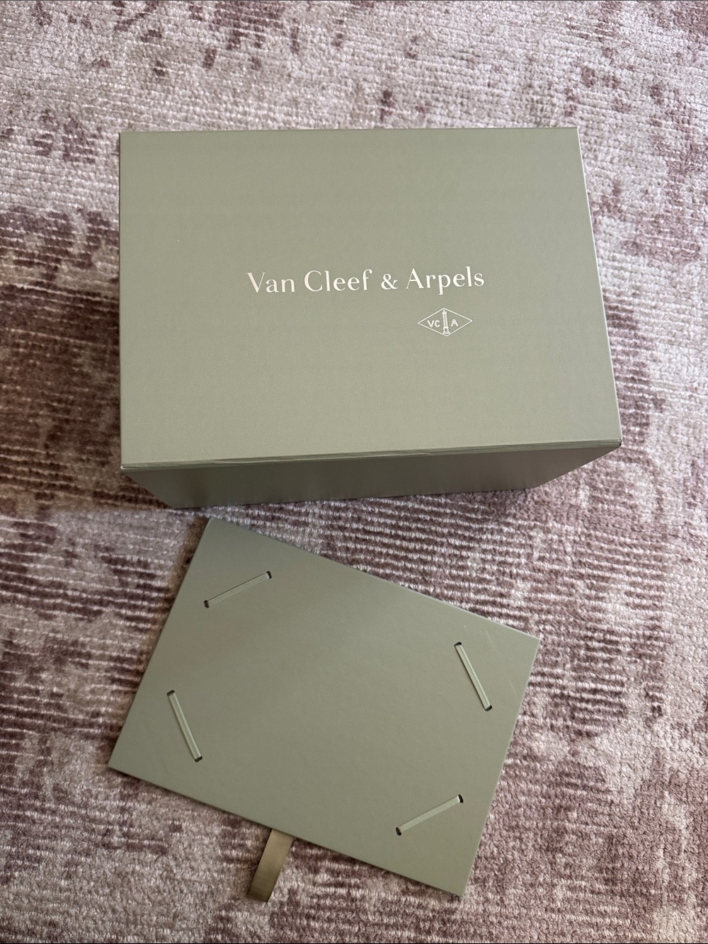 Van Cleef & Arpels box